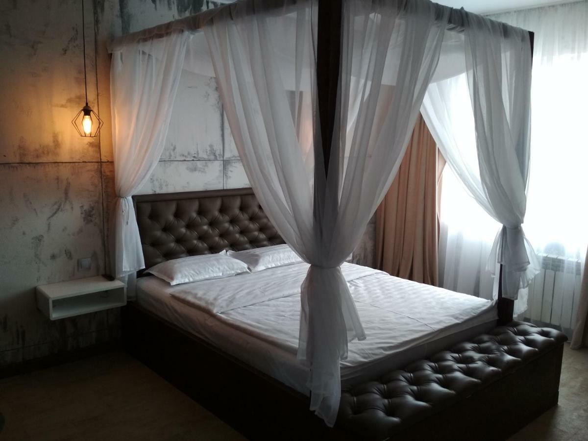 Loft - Interior Design Apartments Uralsk Extérieur photo
